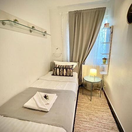 Perfect Place To Stay Self Check In-24H-Netflix-Wifi Resita Exteriör bild