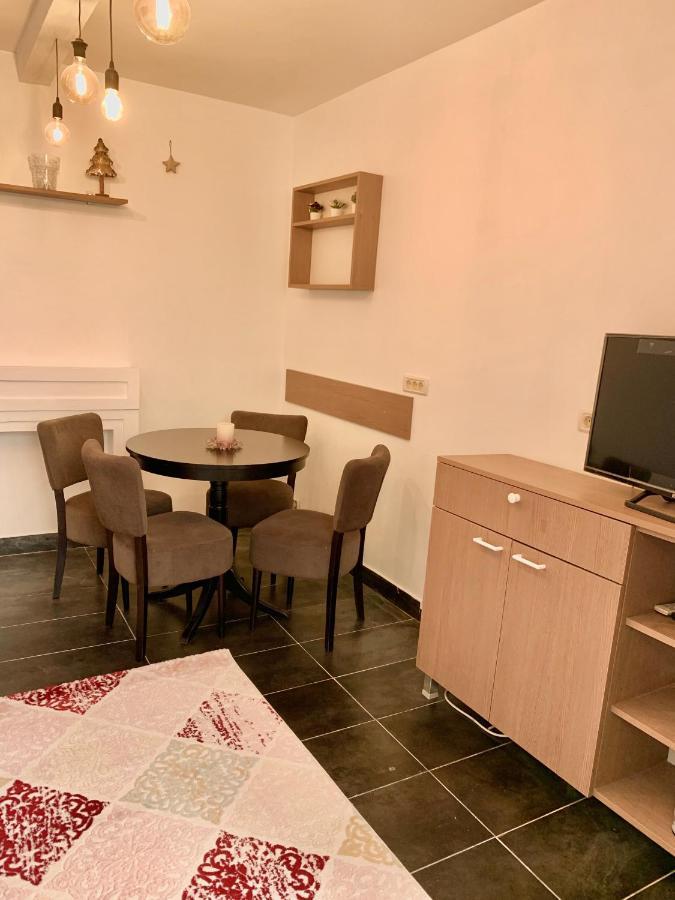 Perfect Place To Stay Self Check In-24H-Netflix-Wifi Resita Exteriör bild