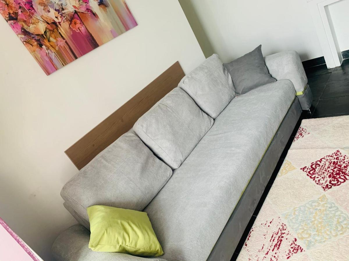 Perfect Place To Stay Self Check In-24H-Netflix-Wifi Resita Exteriör bild