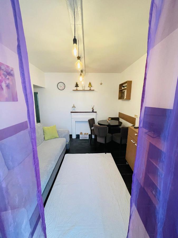 Perfect Place To Stay Self Check In-24H-Netflix-Wifi Resita Exteriör bild