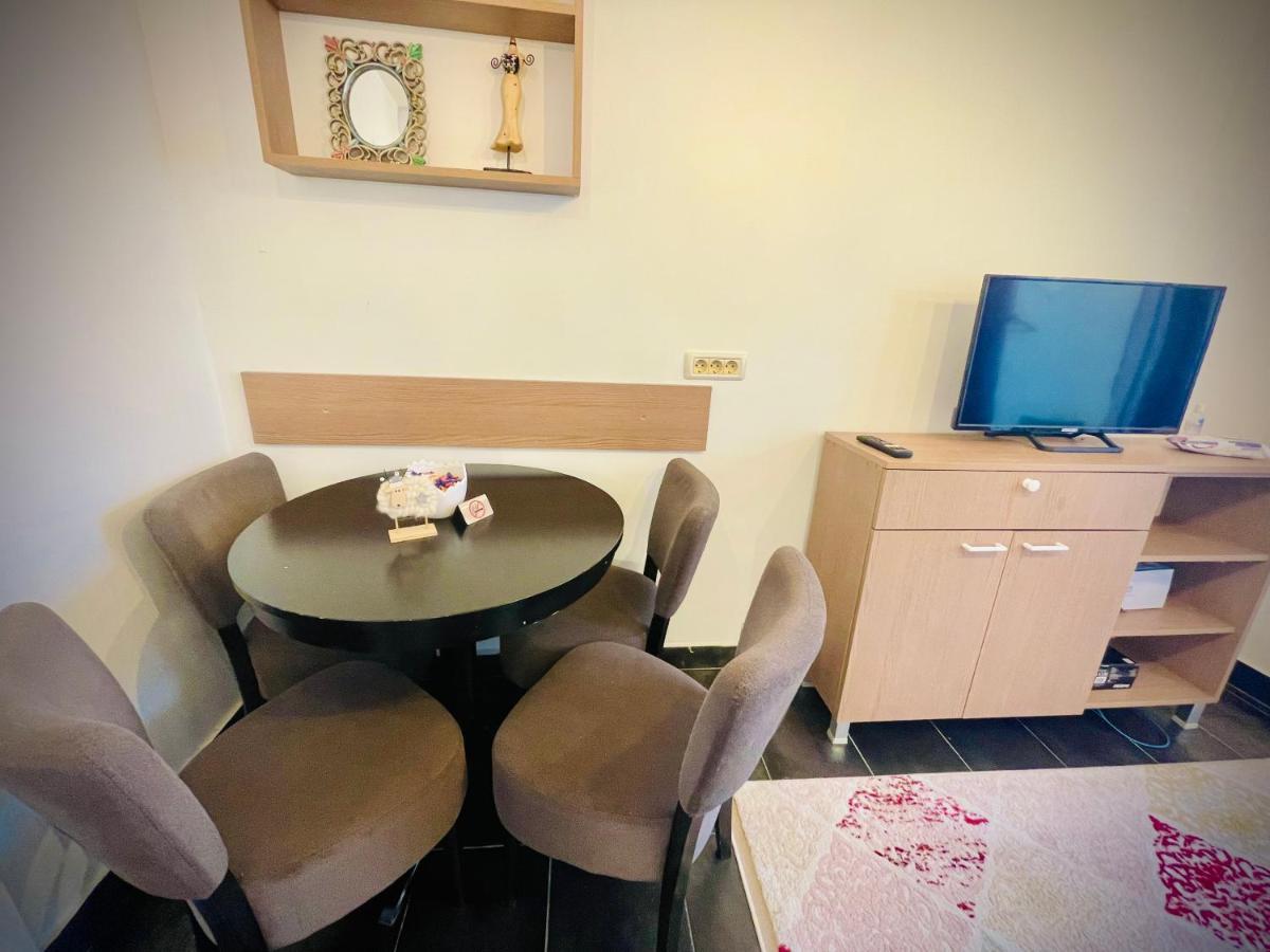 Perfect Place To Stay Self Check In-24H-Netflix-Wifi Resita Exteriör bild