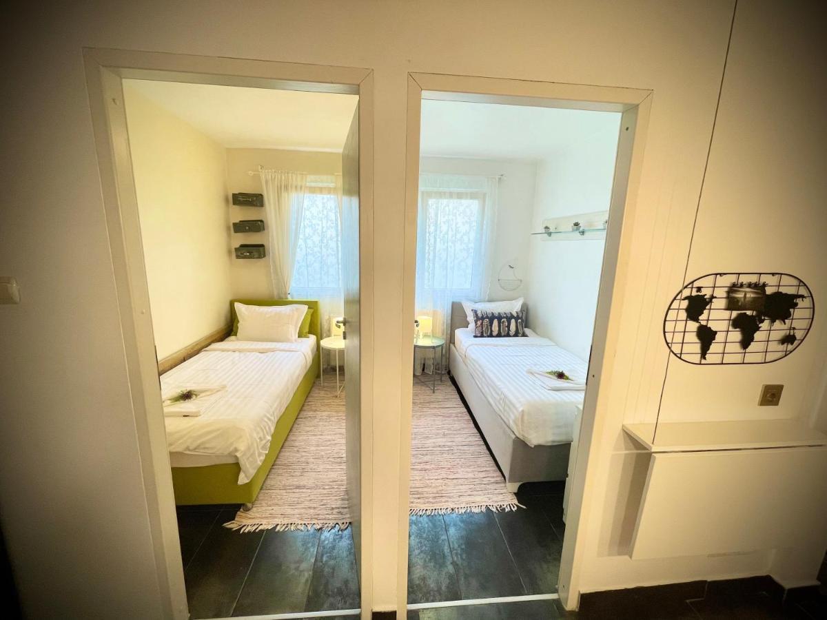 Perfect Place To Stay Self Check In-24H-Netflix-Wifi Resita Exteriör bild