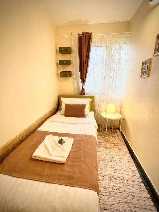 Perfect Place To Stay Self Check In-24H-Netflix-Wifi Resita Exteriör bild