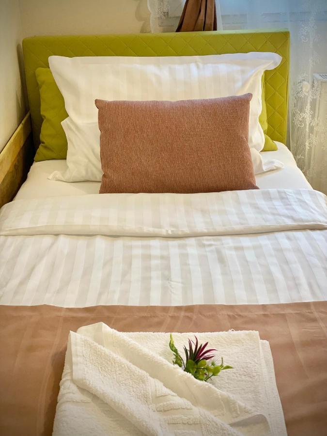 Perfect Place To Stay Self Check In-24H-Netflix-Wifi Resita Exteriör bild